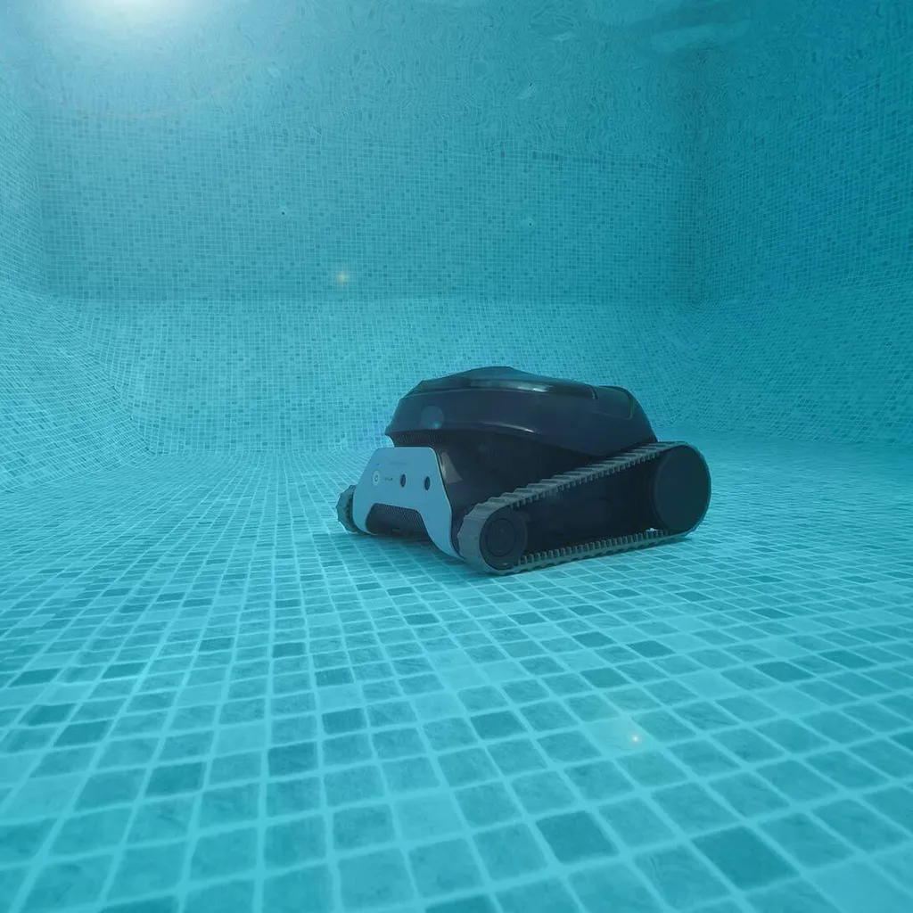 Dolphin LIBERTY 400 - Maytronics - Robot nettoyeur de piscine sans fil - Aquarev' Piscines - Céreste 04280