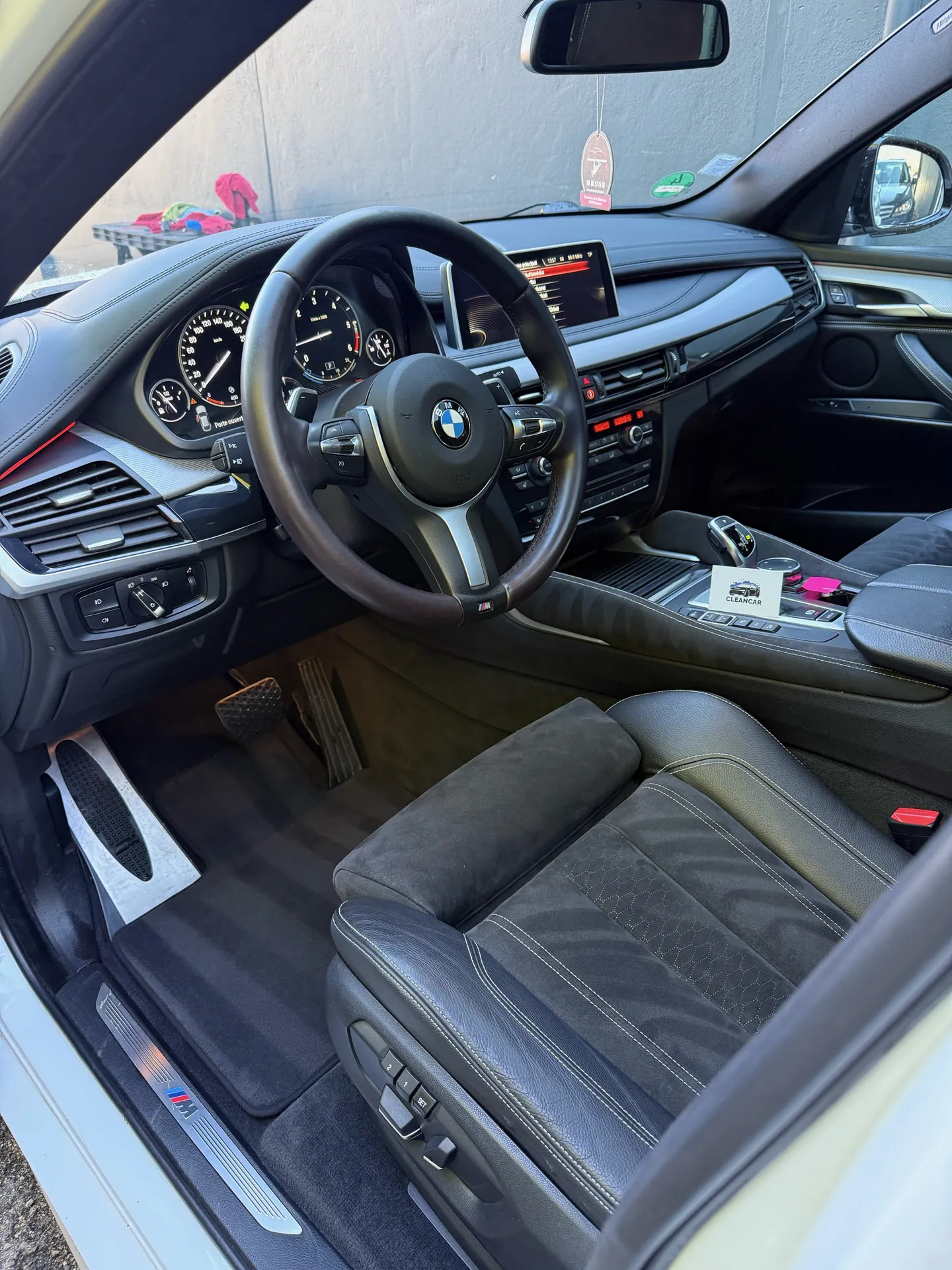 Spécialiste nettoyage interieur BMW à Saint Etienne