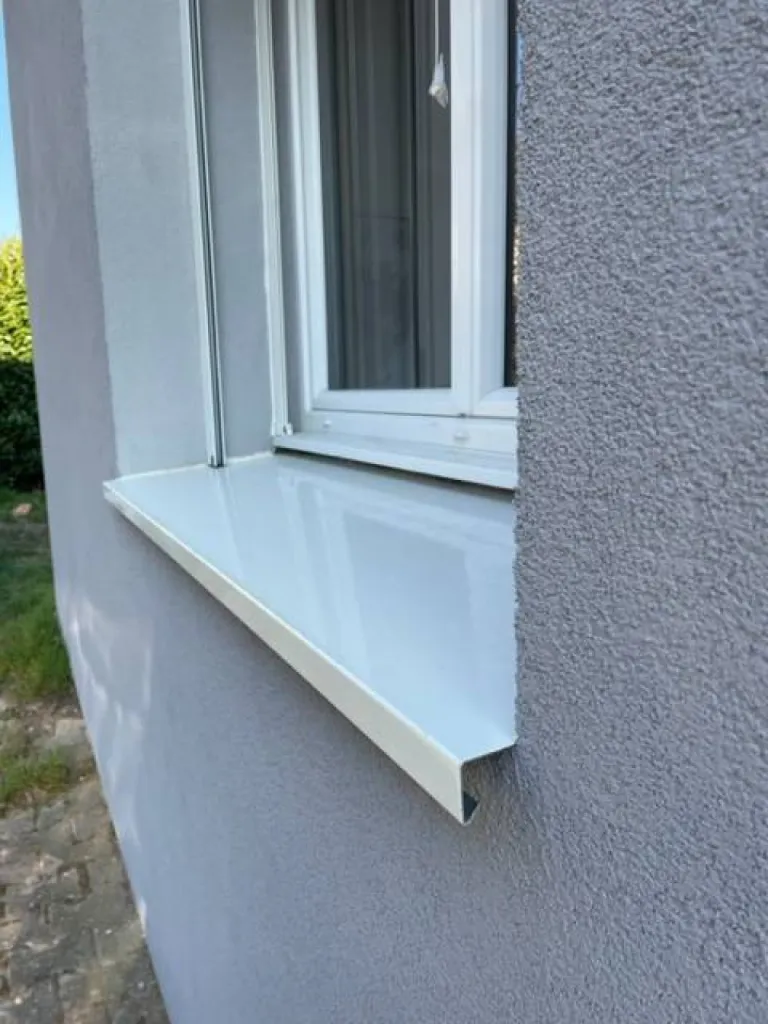 Vue de l'appui de fenêtre mis en place par le façadier