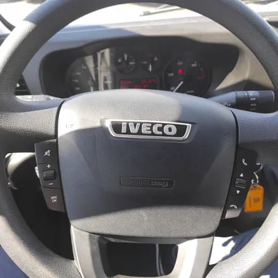 Iveco 20m3 caisse demenageur  avec Hayon total  à Bordeaux