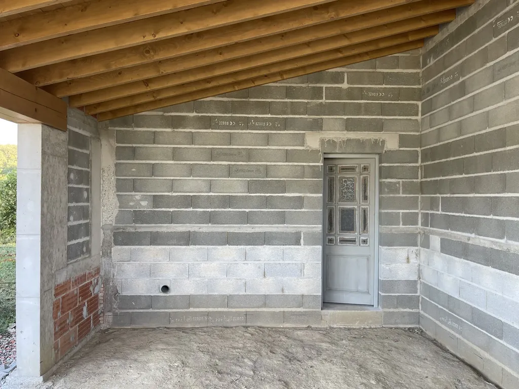 Décoration d’un Pool House avec un enduit à la chaux imitant la Pierre à Payra-sur-l’Hers dans l’Aude