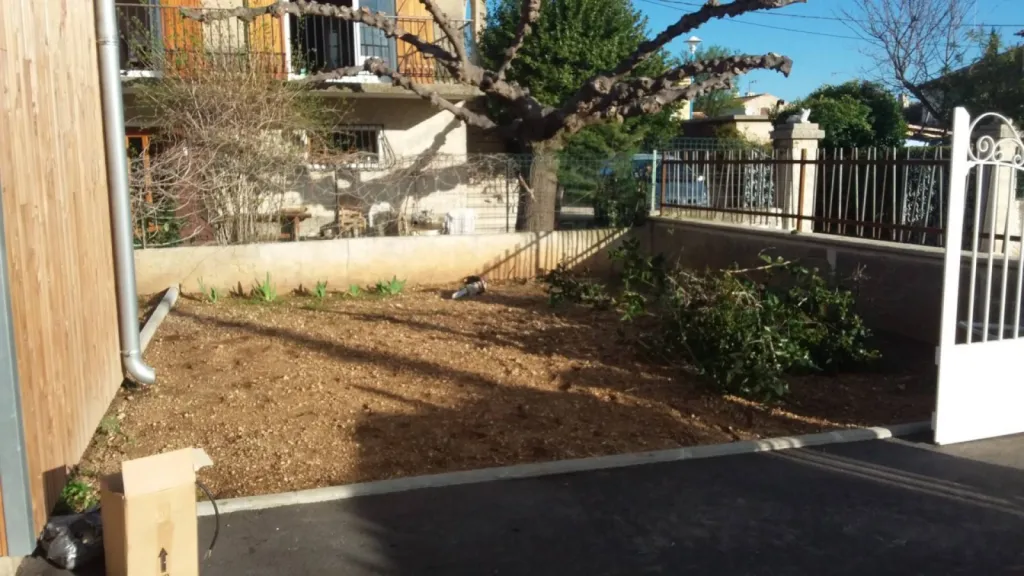 Réaménagement entrée villa proche Ventabren 13122