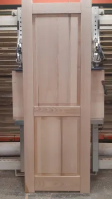 Fabrication de porte de communication en frêne