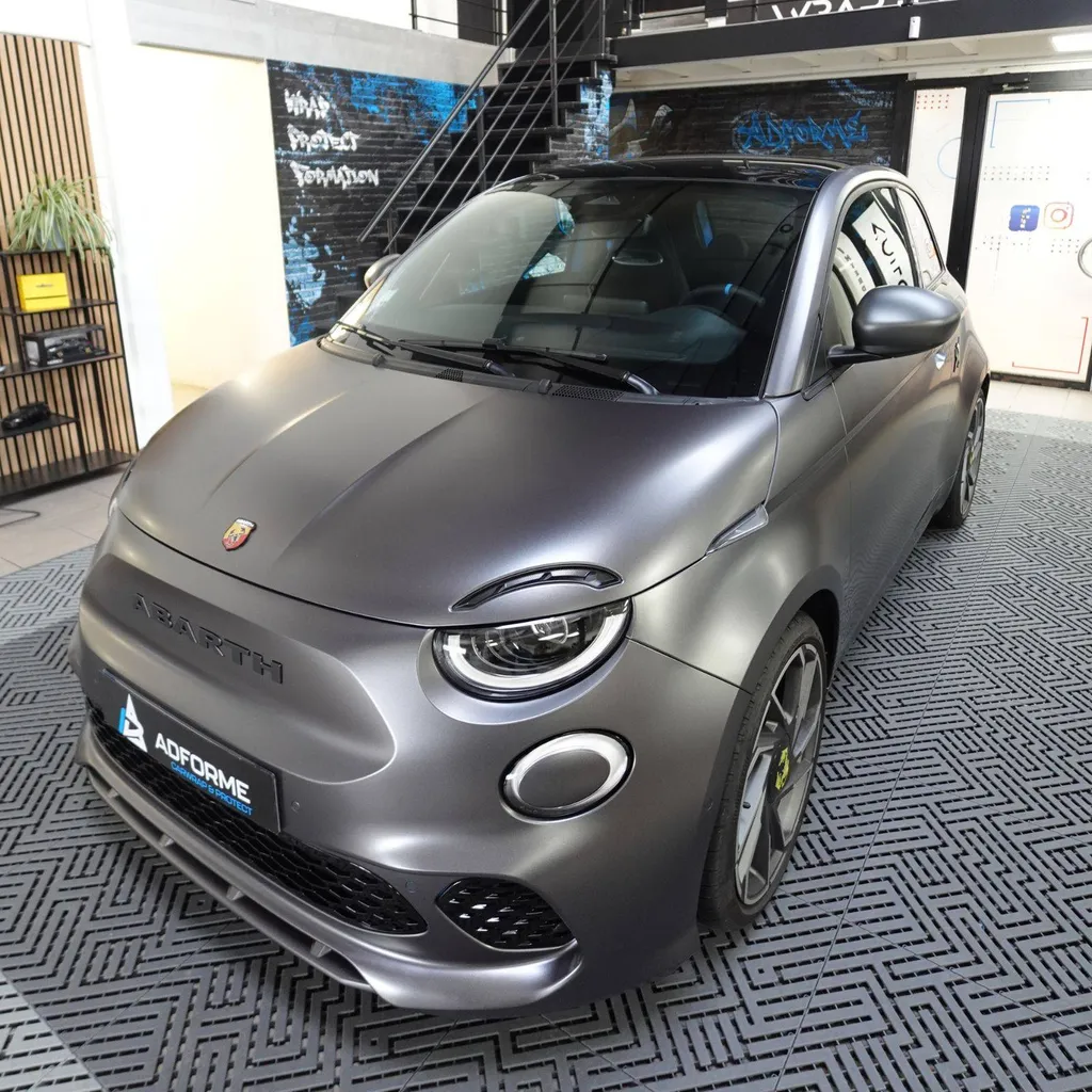 Covering Fiat 500E Abarth