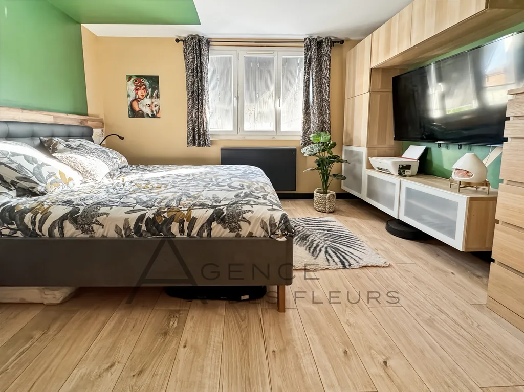 A vendre jolie maison rénovée de 121 m² sur un terrain de 365 m² située à Caudebec-les-Elbeuf 76320