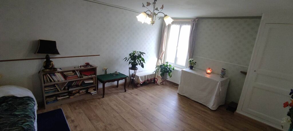 A vendre, à VIMOUTIERS (61120), charmante maison à colombages de 126 m² et son jardin de 125 m² à quelques pas du centre ville.