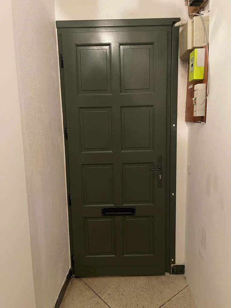 Porte d'entrée en bois 