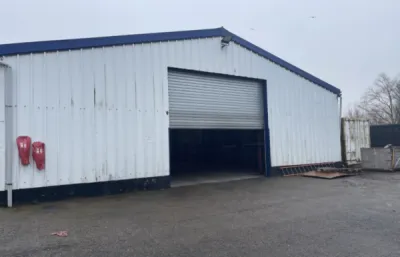 OCTEVILLE-SUR-MER - LOCAUX D'ACTIVITES DE 710 m²