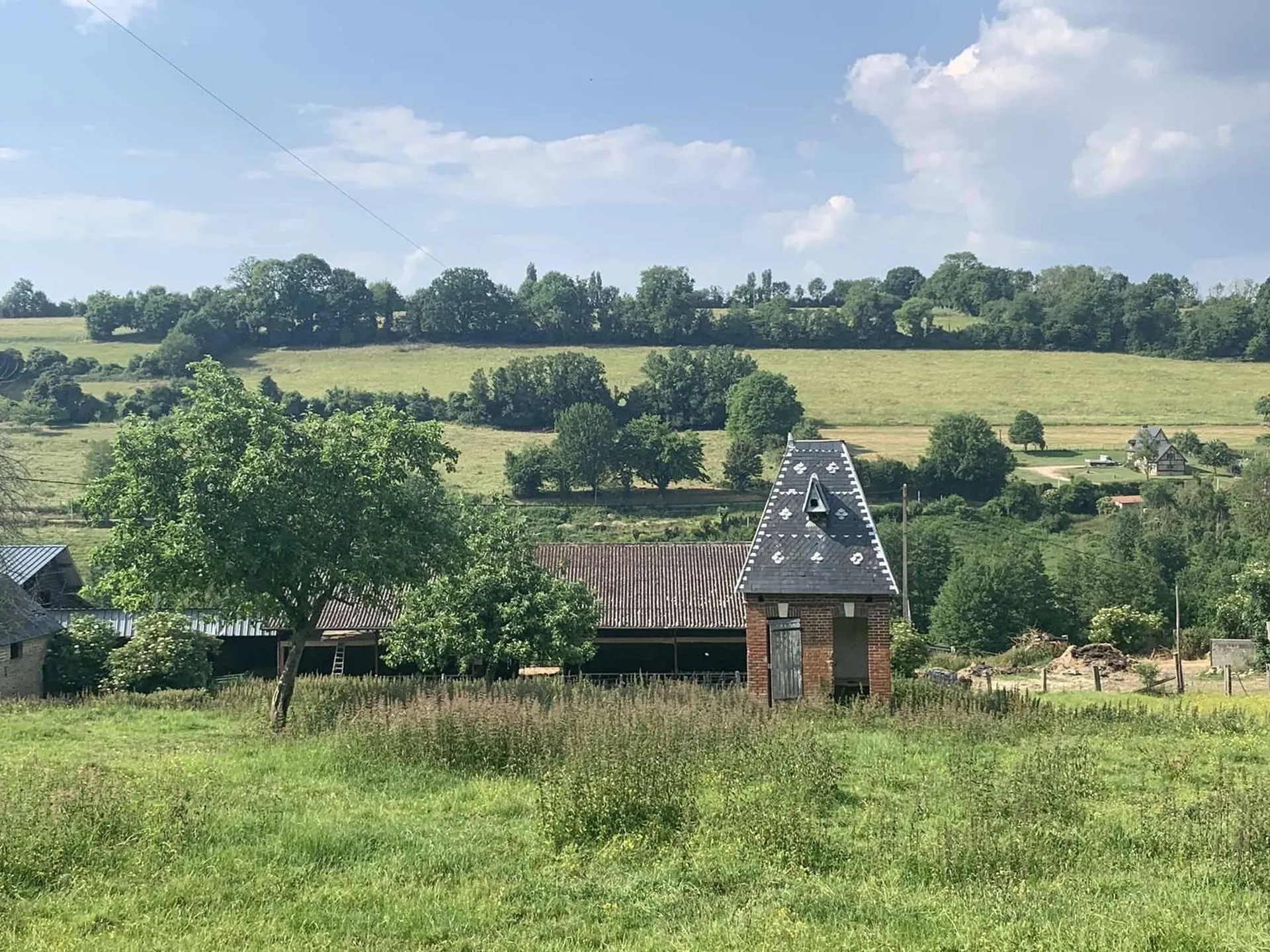 A VENDRE Manoir en colombages avec 100 ha de terres, dans la Région de VIMOUTIERS 61120