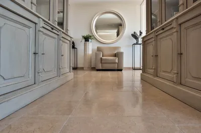 Sol intérieur en pierre naturelle : dallage en pierre et carrelage pour intérieur