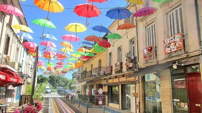 Vue authentique de Sainte‑Foy‑la‑Grande en Dordogne, idéale pour illustrer l’estimation professionnelle de votre camping‑car.