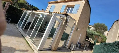 Pose film solaire sur baie vitrée Montauroux 06/83
