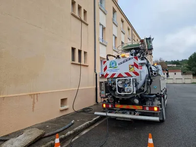 Débouchage WC dans un immeuble en copropriété à Peyrolles