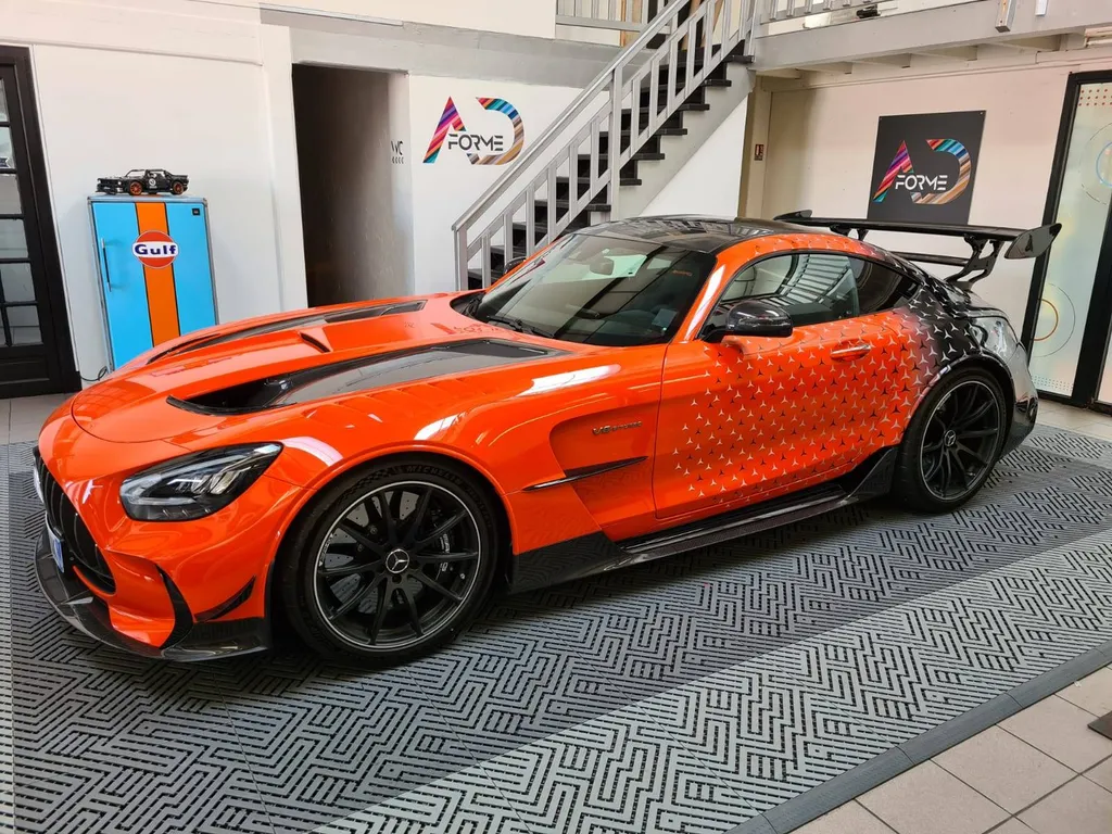 Personnalisation de véhicule sur une Mercedes GT AMG Black Series à Lyon
