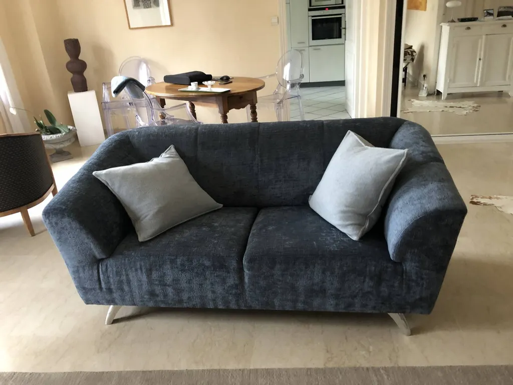 Réfection d'un canapé moderne, dans un tissu de chez Jab , dans la région de Fernay Voltaire