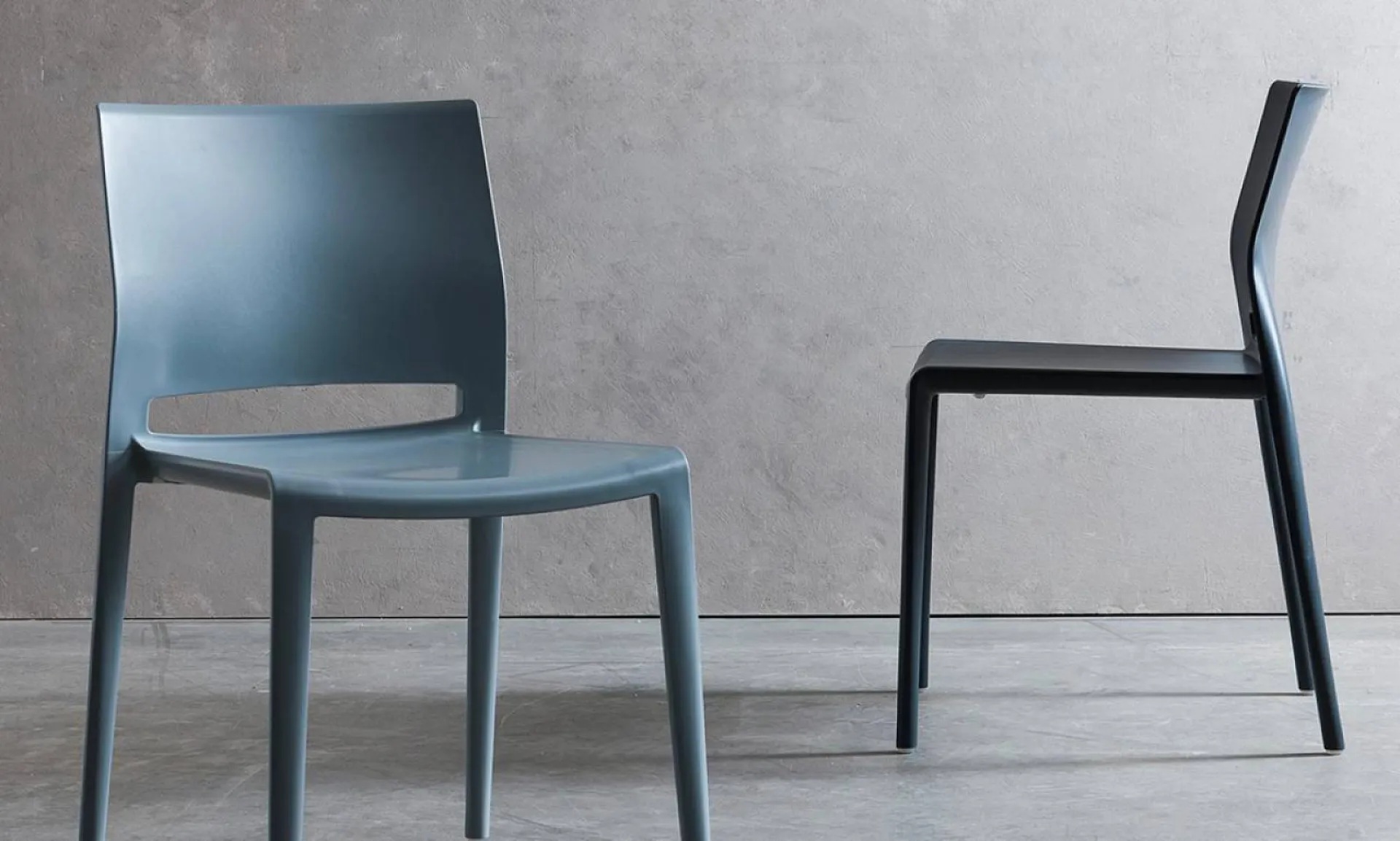 Chaise fonctionnelle et moderne made in italy près de Six Fours