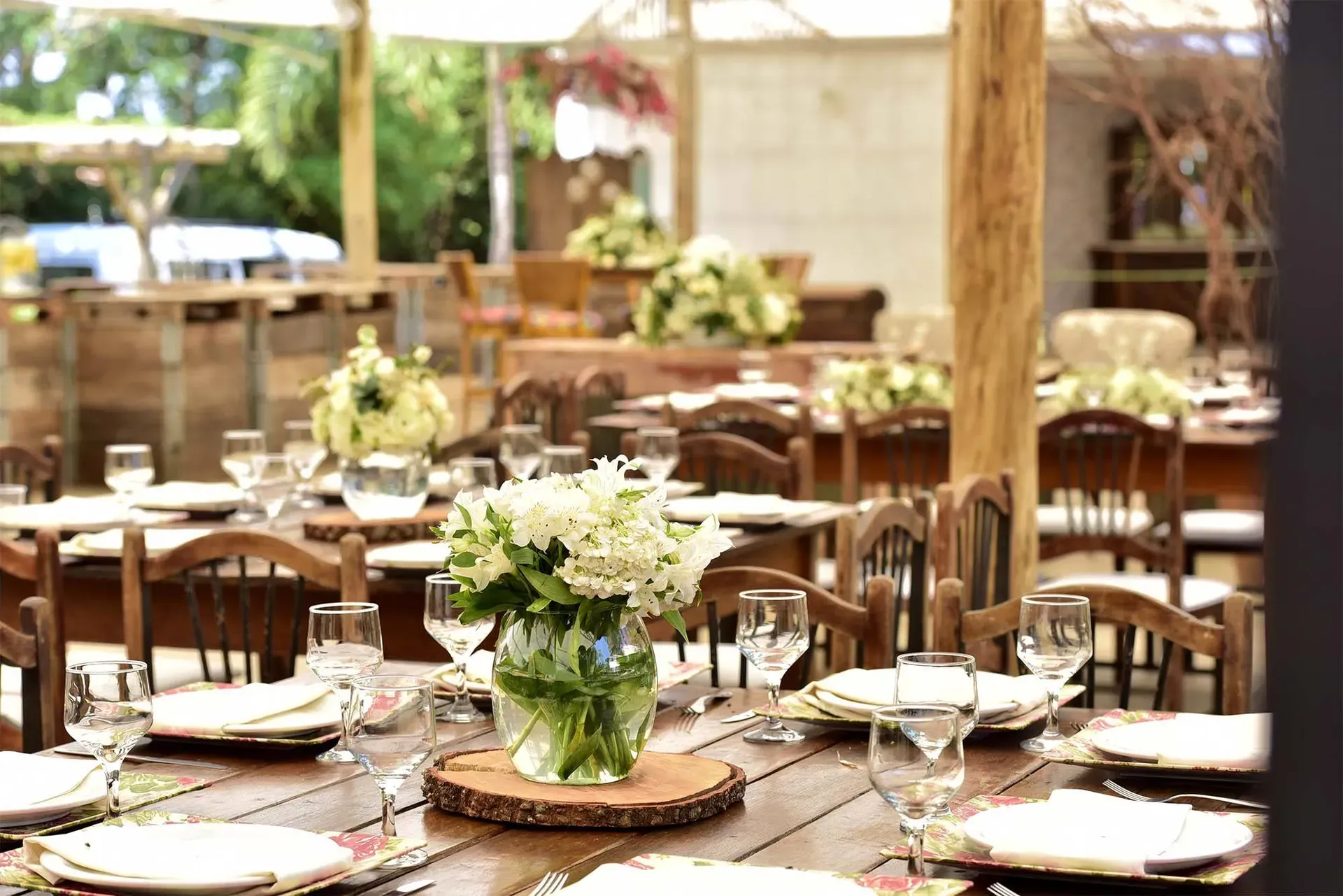 Contactez-nous pour toute demande de devis sur mesure pour votre évènement !