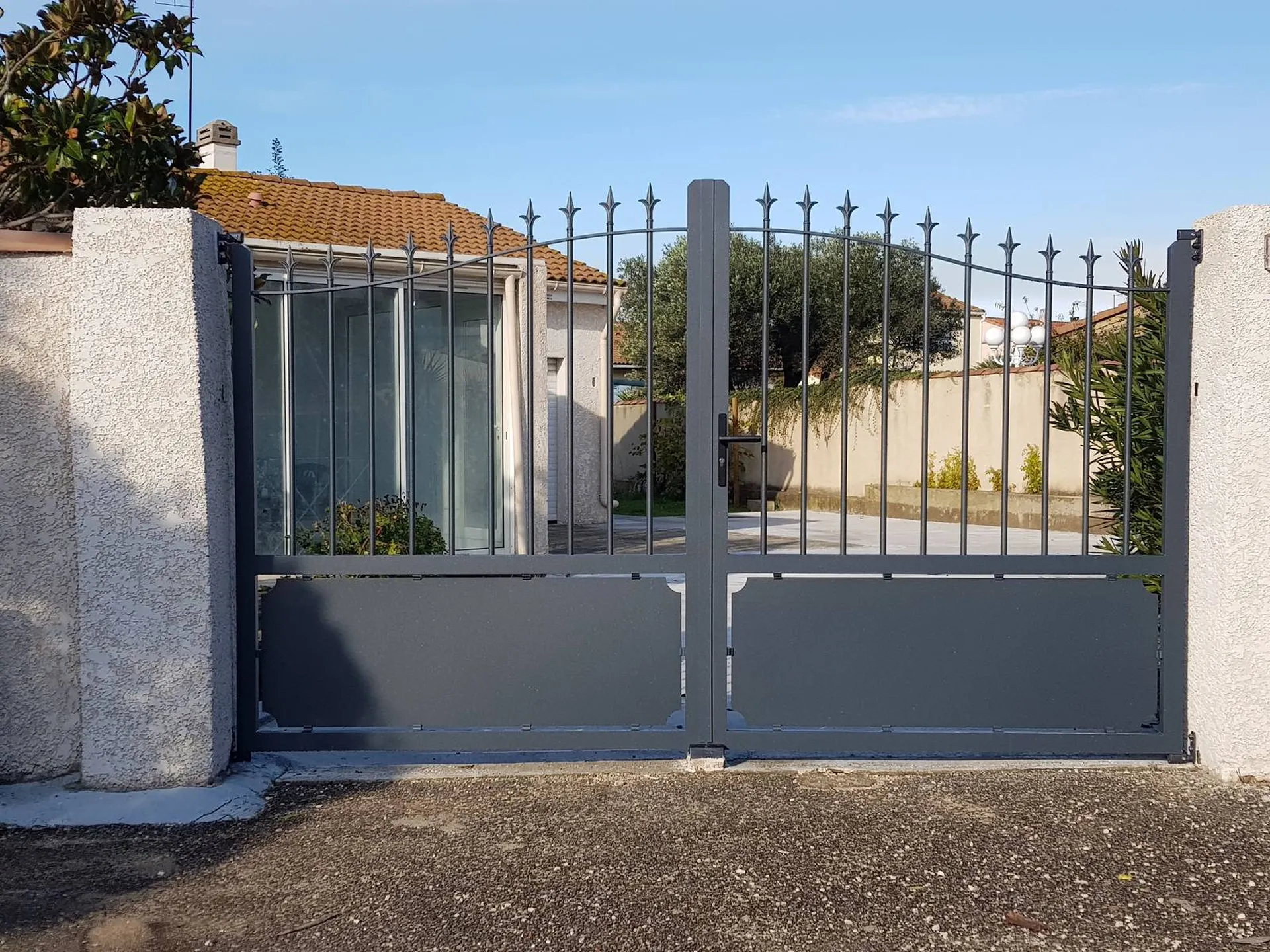 Portail aluminium Aspect Forgé