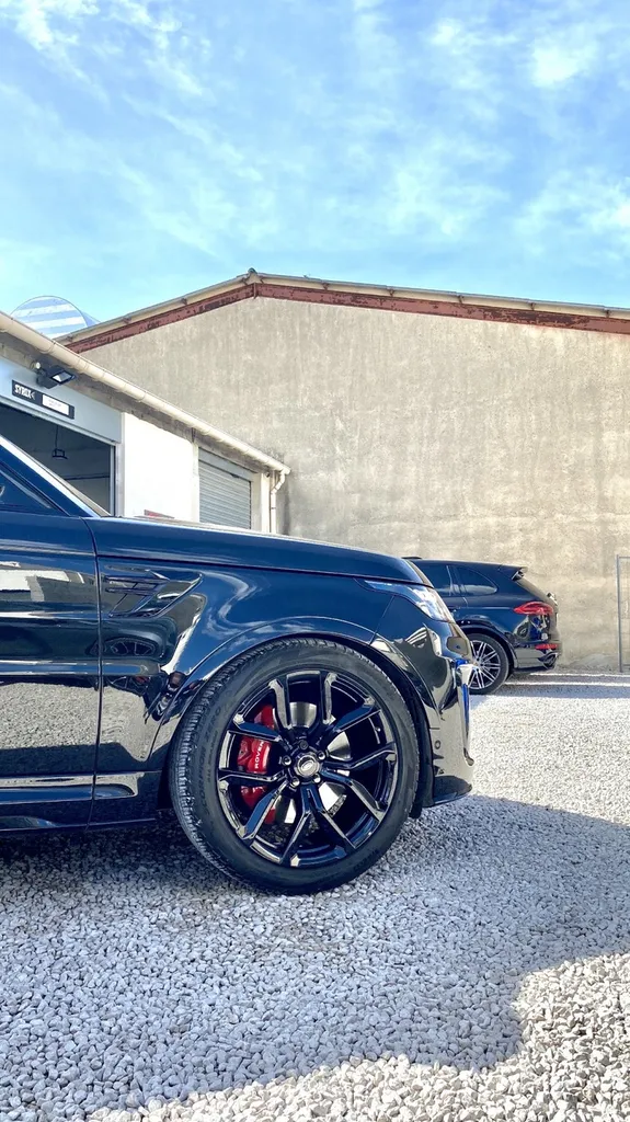 Carrosserie spécialisée dans la réparation de véhicule haut de gamme a Marseille