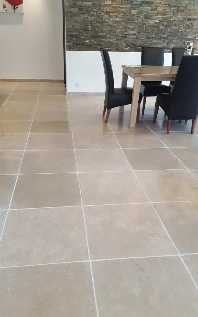 Cèdre Gray – Marbre naturel beige et crème pour sols et dallages intérieurs et extérieurs