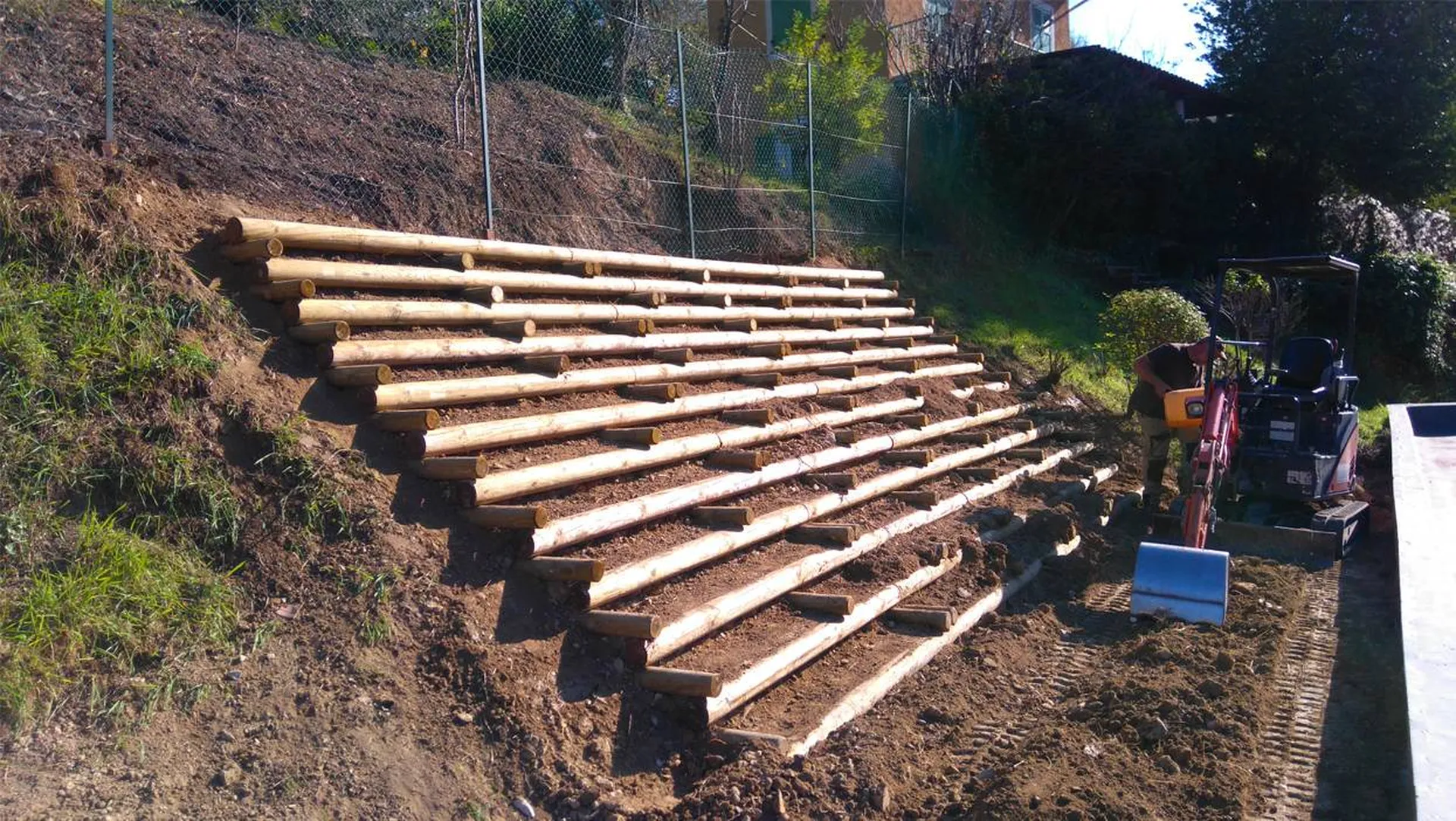 Soutènement de talus en cours de création à Nice
