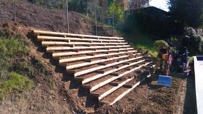 Soutènement de talus en cours de création à Nice