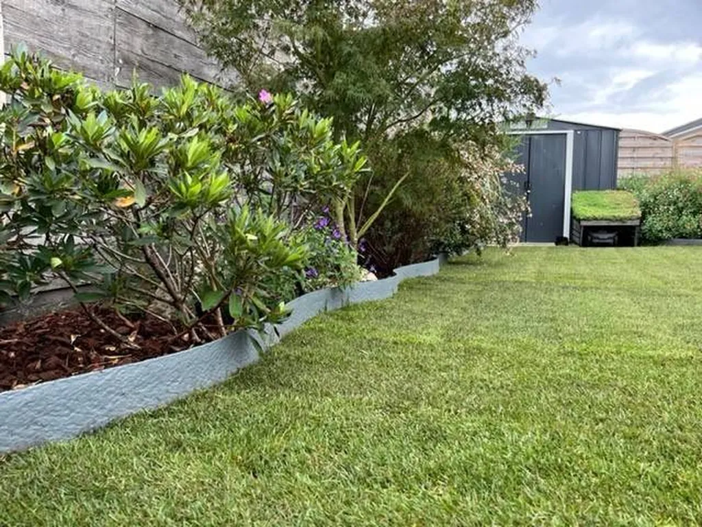 Création d’un gazon en rouleaux sur un espace vert près de Contis