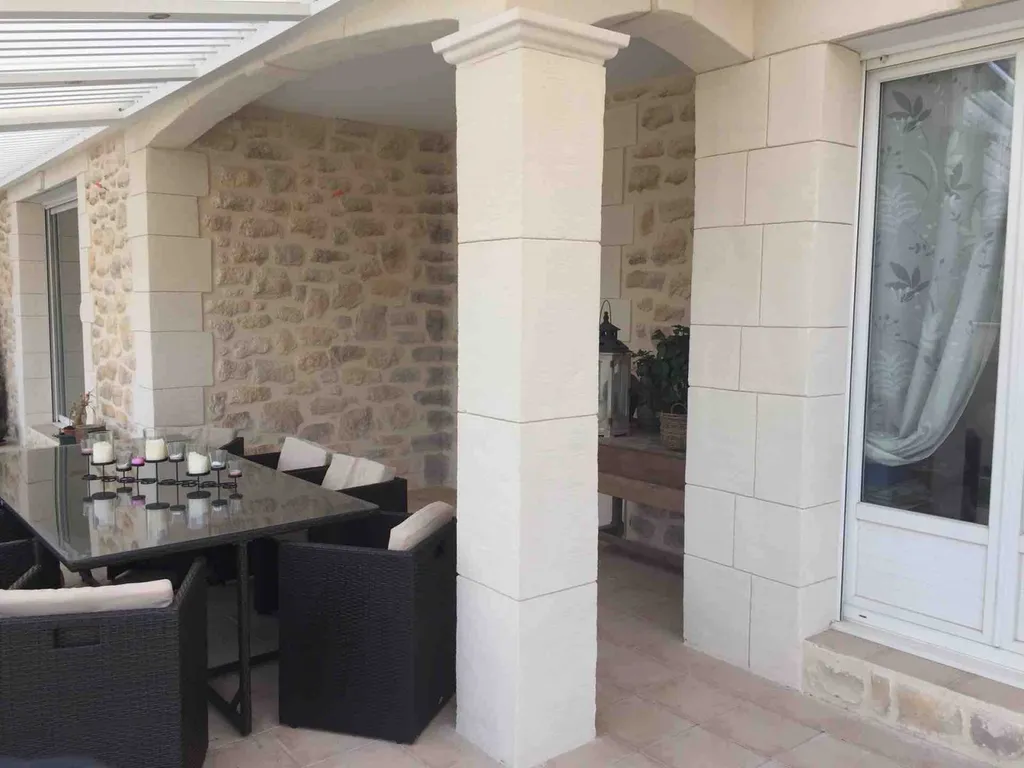 Décoration totale d’une maison façon pierre à Gigean entre Balaruc les bains et Montpellier 