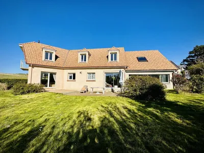 Vends villa vue mer d'une superficie de 168.18m² sur un terrain de 1000m².