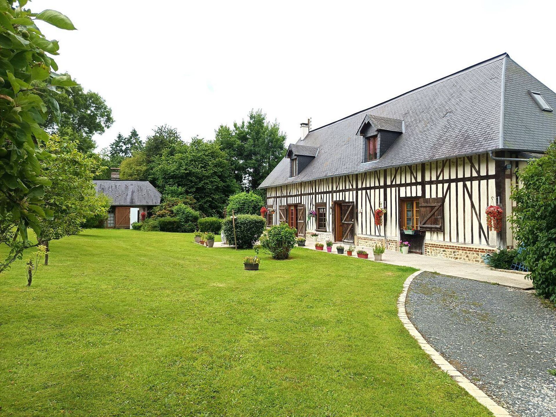 À VENDRE – Pressoir rénové dans un environnement paisible proche Pont l'Evêque 14130