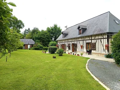 À VENDRE – Pressoir rénové dans un environnement paisible proche Pont l'Evêque 14130