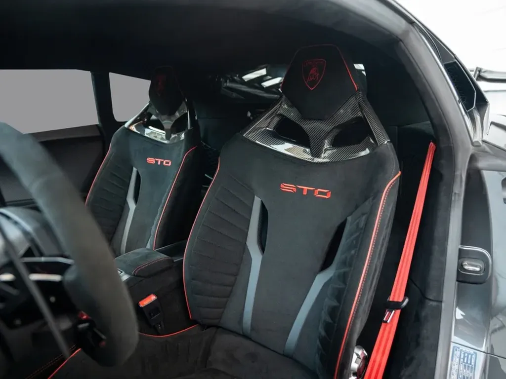 lamborghini-huracan-sto-bordeaux-sieges-bacquets-sto-harnais