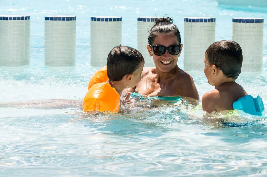 piscine chauffée camping 4 étoiles vias