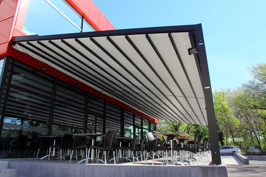 Installation d'un vélum pour un restaurant sur Saint-Victoret