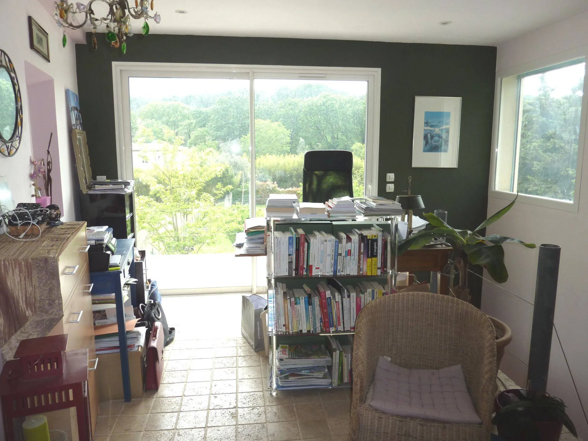 Maison à vendre à Aubagne avec 3 chambres dans cadre campagne sur un terrain arboré   