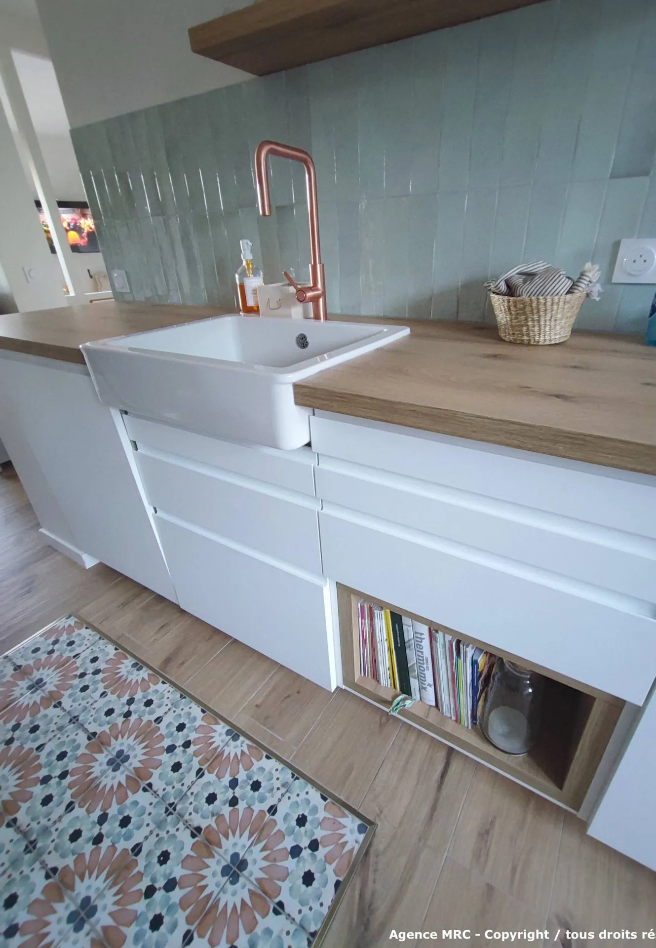 Comment un architecte peut-il optimiser l'espace dans une petite cuisine à Marseille et conduire une mission de conception ?