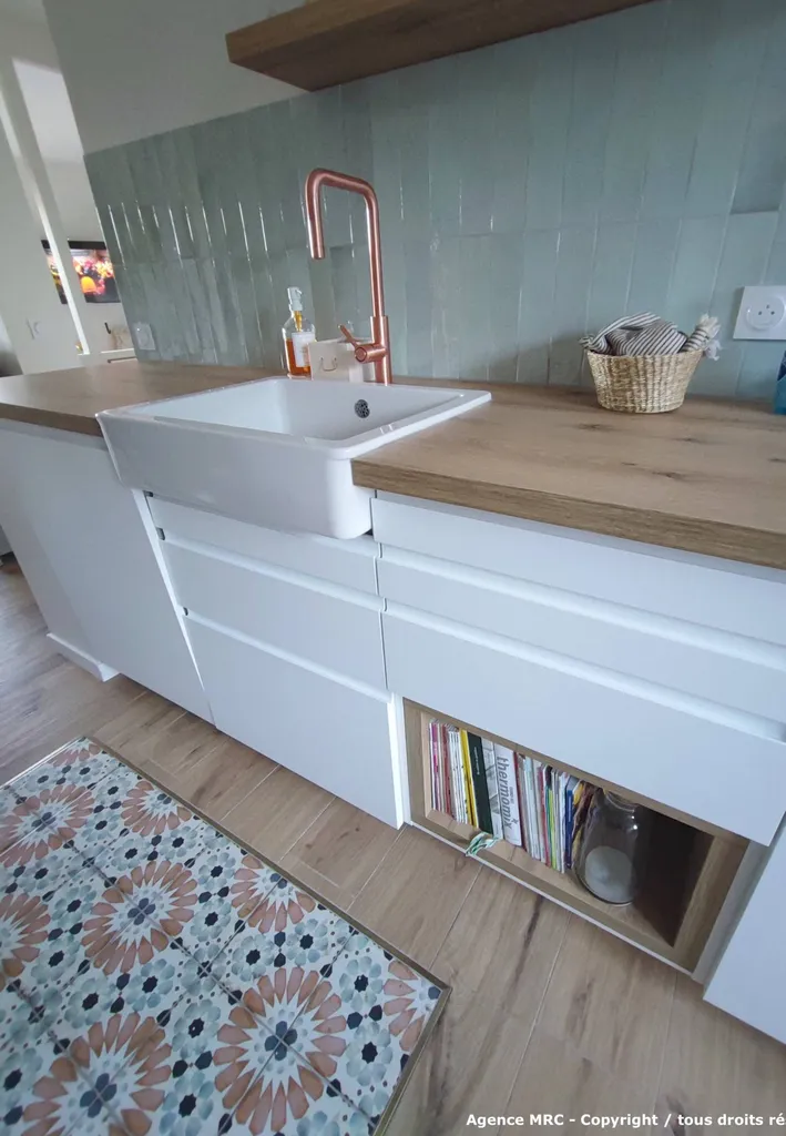 Comment un architecte peut-il optimiser l'espace dans une petite cuisine à Marseille et conduire une mission de conception ?