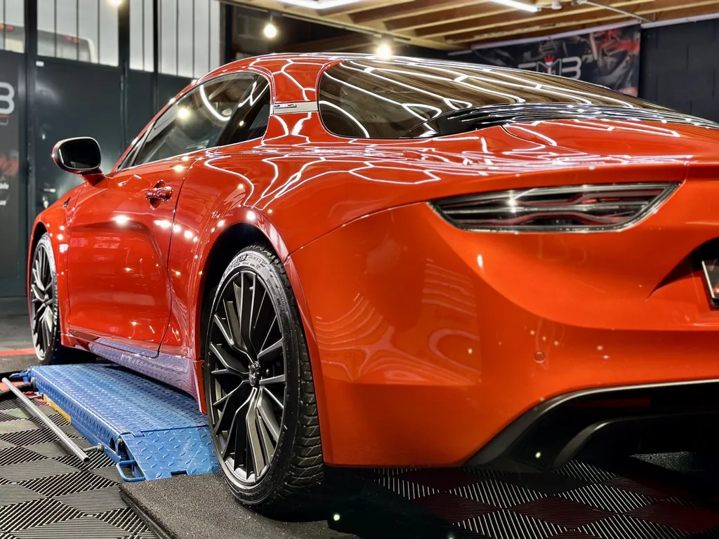Spécialiste Protection carrosserie film PPF et traitement céramique Lyon Alpine A110 