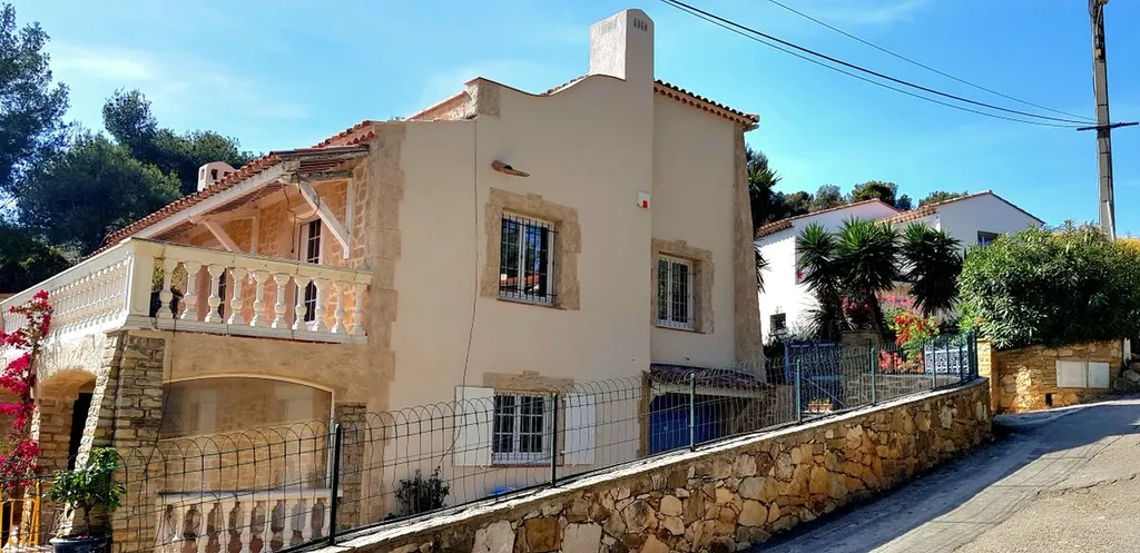 Votre expert rénovation et décoration, spécialiste du crépi et de l'enduit extérieur pour vos murs et façades