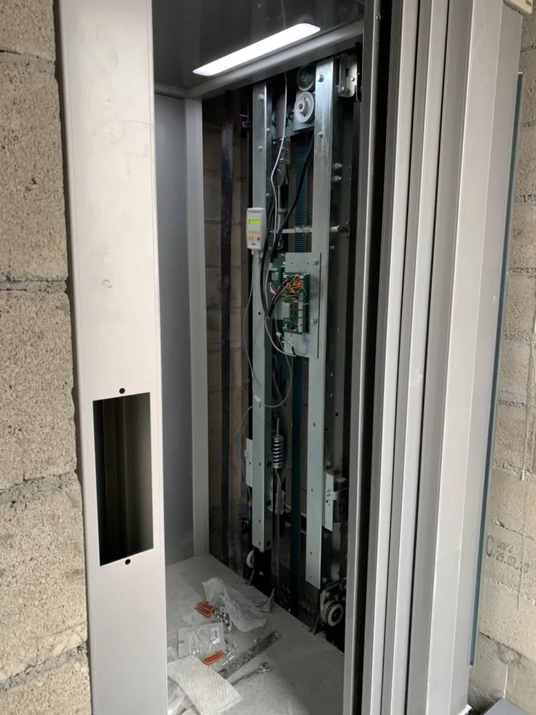 Une réalisation 6 niveaux VIMEC E10 en intérieur pour un cabinet médical près d'Arles Bouches du Rhône