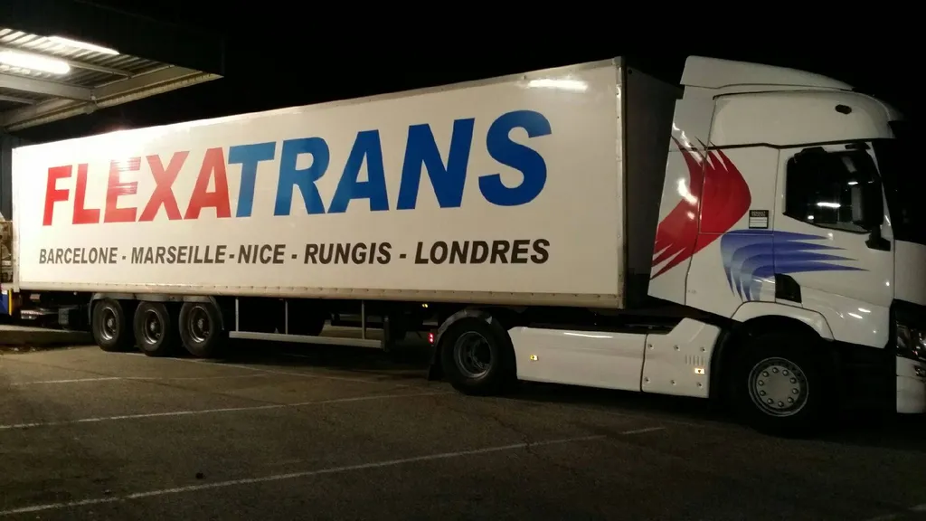 Transport poids lourds de marchandises en départ de Nice