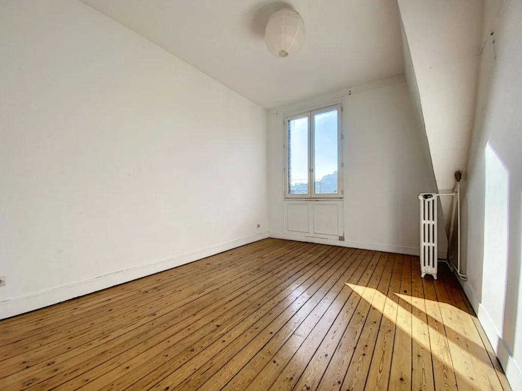 Maison à vendre, avec 5 chambres, garage et Jardin clos à Rouen 76000 gare quartier Saint André. 