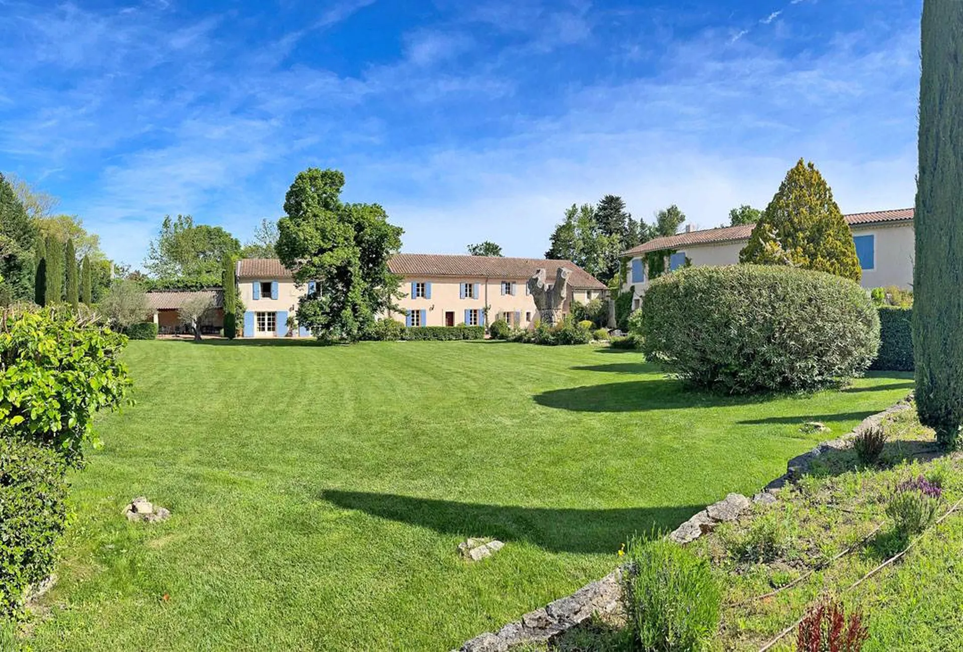 Mas en pierres à Gordes en Luberon