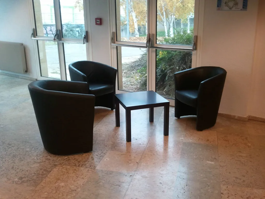 Location Fauteuil RONDO Noir - Design Lounge & Confort Simili-Cuir