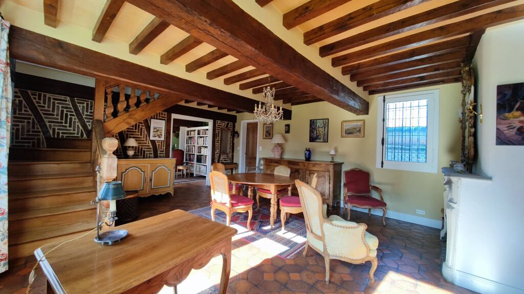 Vends propriété de caractère au calme d'un bourg proche de Forges-les-Eaux