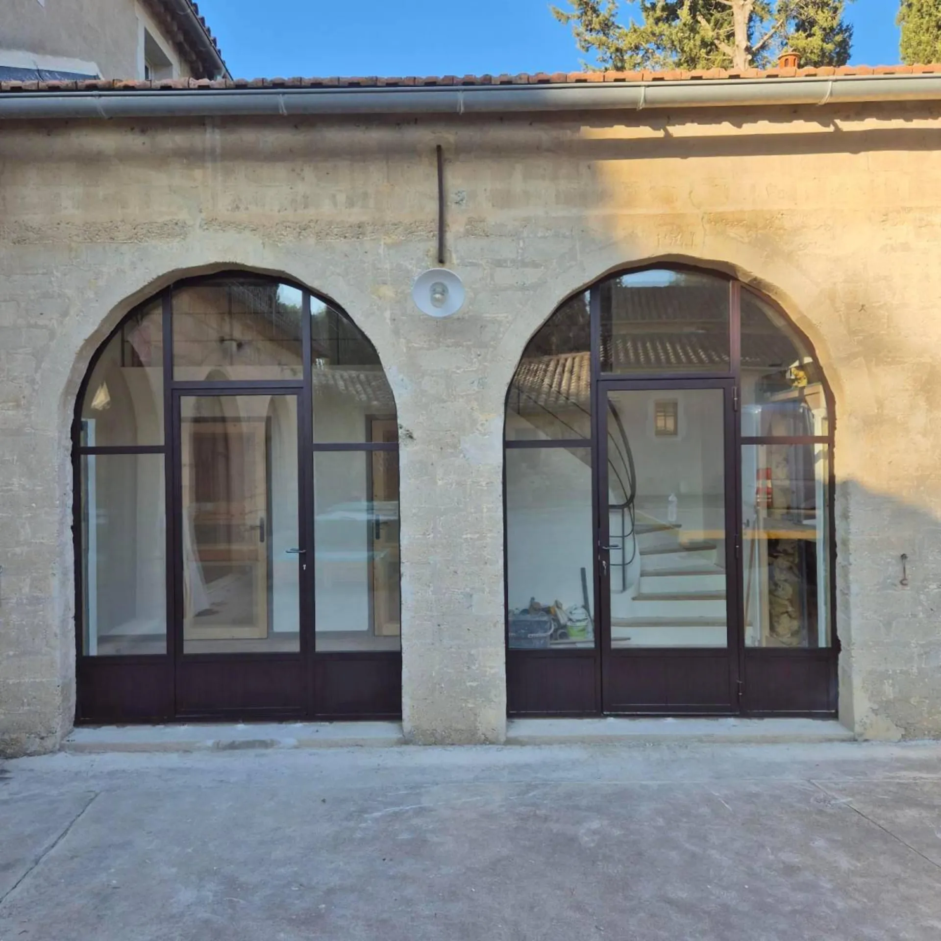 Thermolaquage pour fenêtres et baies vitrées en fer à Istres