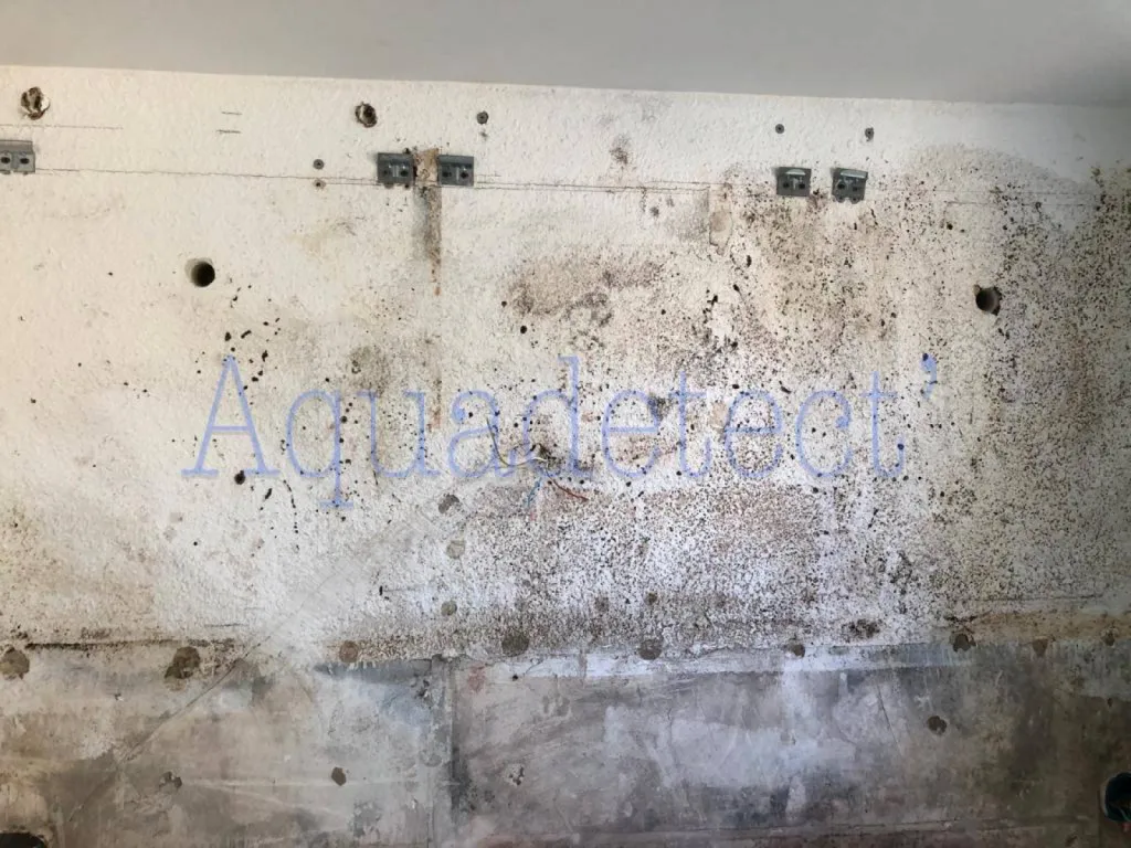 Mise en eau d'une coursive à BANDOL prés de TOULON