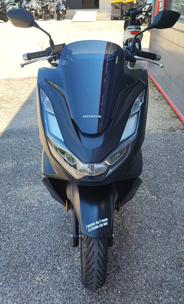 HONDA PCX 125 DU 03/2022 AVEC 7500 KM.