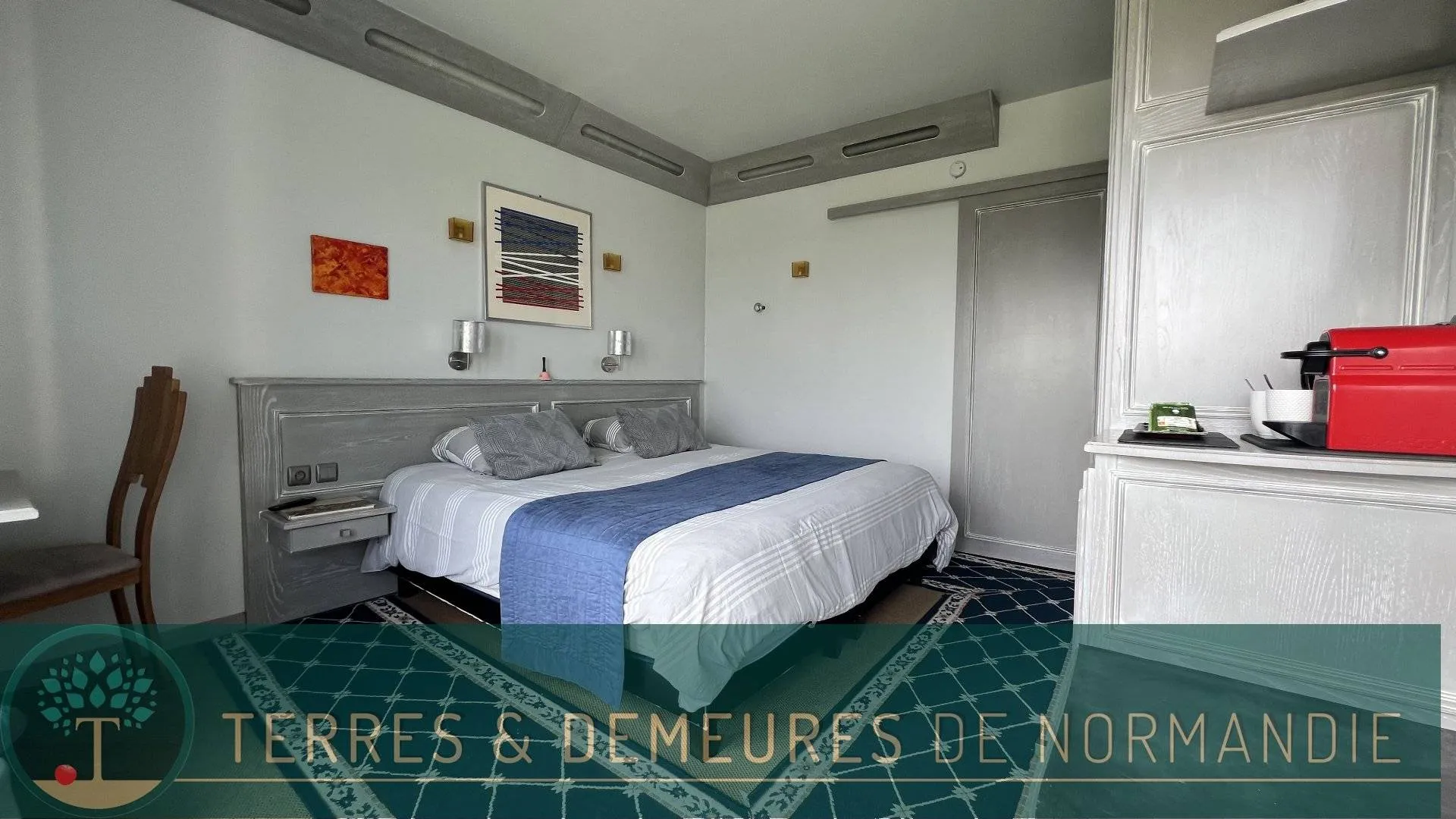 Maison d’architecte 131,5m² avec roof-top et vue panoramique mer, 4 gîtes, annexe à rénover, chalet et garages, idéale chambres d’hôtes au Tréport 76470.