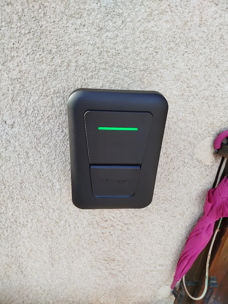 Installer une borne de recharge HAGER triphasé par infiny elec a st georges d'orques